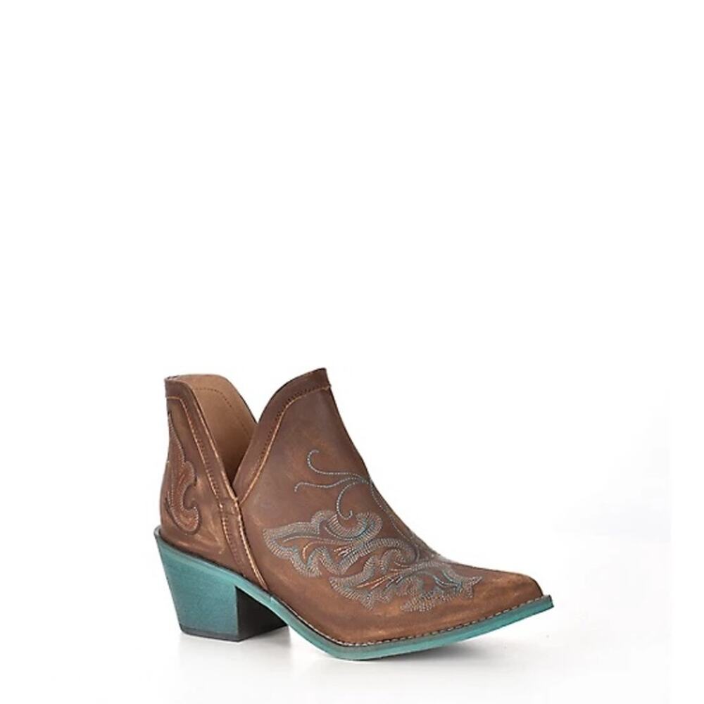 NIB Circle G Women's LD Cognac Embroidered Shoes Ankle Booties Size 7